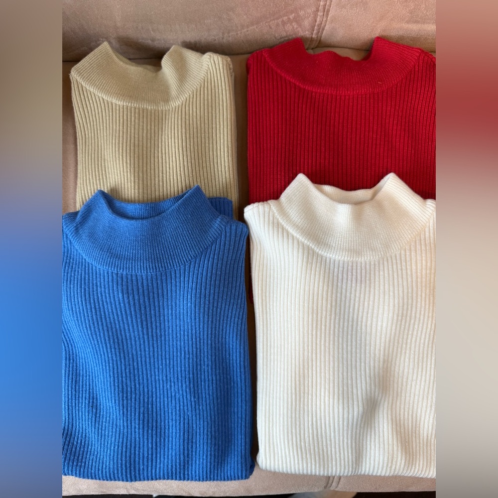 Crystal Kobe VINTAGE 4 Pc Multicolor Small Short Sleeve Sweater Bundle